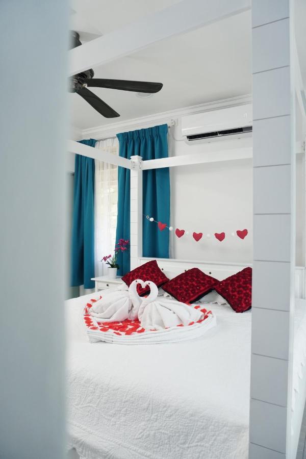 Beit Azzahra Private Pool Villa At Pantai Batu Hitam Kuantan Eksteriør billede