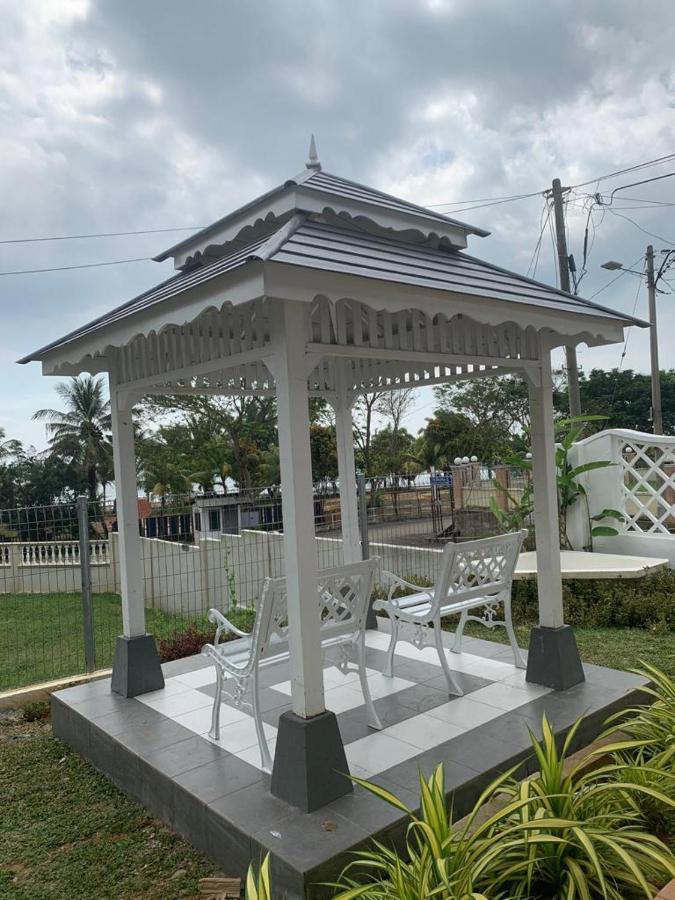 Beit Azzahra Private Pool Villa At Pantai Batu Hitam Kuantan Eksteriør billede