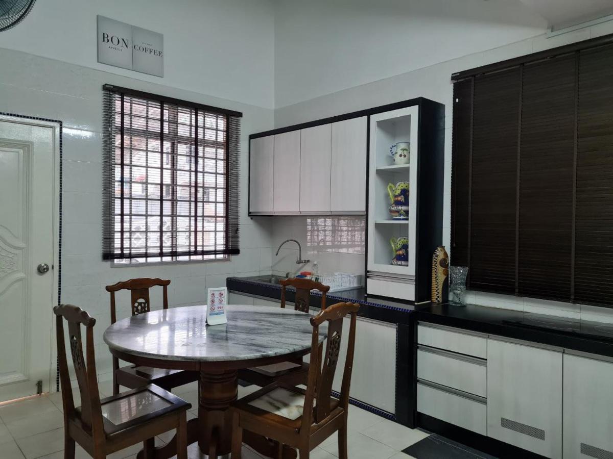 Beit Azzahra Private Pool Villa At Pantai Batu Hitam Kuantan Eksteriør billede